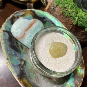 Luxurious Yang Bath Soak with Gemstone!